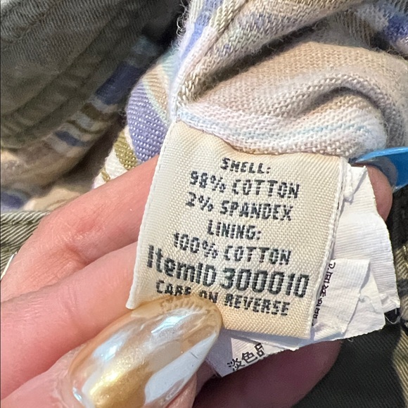 L.L. Bean Women's Olive lined Cargo Pants - Picture 3 of 5